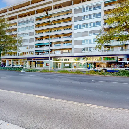 Rent this 9 bed apartment on Rue de Lausanne in 1202 Geneva, Switzerland