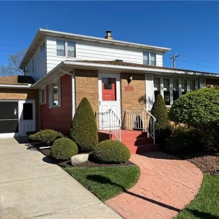 Buy this 6 bed house on 29 Banko Drive in Village of Depew, NY 14043