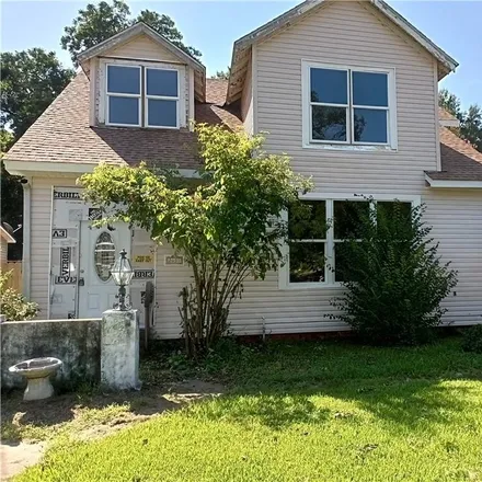 Buy this 4 bed house on 2055 White Street in Alexandria, LA 71301