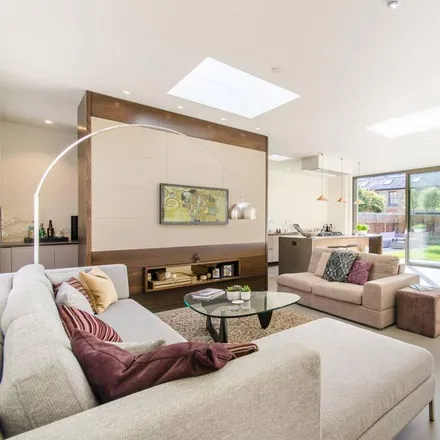 Rent this 6 bed house on 2 Mayfield Avenue in London, W4 1PW