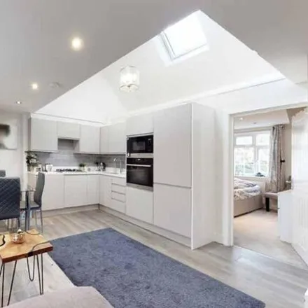 Image 3 - 779-781 Finchley Road, Childs Hill, London, NW11 8DP, United Kingdom - Duplex for sale