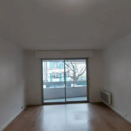Rent this 3 bed apartment on 16 Place Jean Jaurès in 92500 Rueil-Malmaison, France