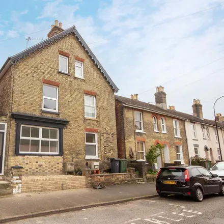 Rent this 4 bed duplex on Victoria Tavern in 62 Clarence Road, East Cowes