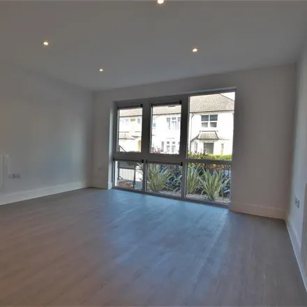 Image 6 - Colborne Place, Marlborough Road, Horsell, GU21 5JG, United Kingdom - Apartment for rent