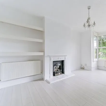 Rent this 2 bed apartment on St James Avenue in London, SM1 2TQ