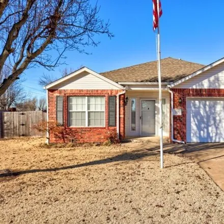Buy this 3 bed house on 101 Bradford Pl in Midwest City, Oklahoma