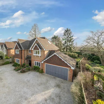 Buy this 6 bed house on Harvest Hill Road in Maidenhead, SL6 2QH