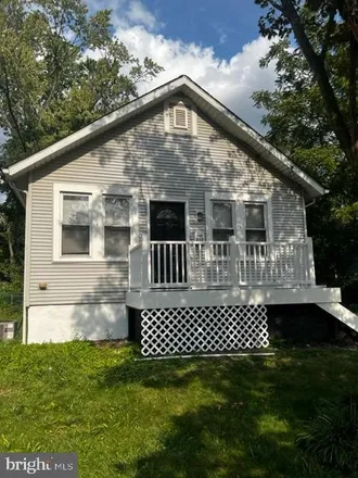 Rent this 3 bed house on 313 Kendall Boulevard in Oaklyn, Camden County