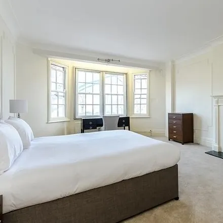 Rent this 6 bed apartment on Strathmore Court in 143 Park Road, London