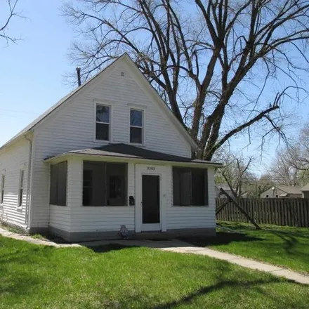 Buy this 3 bed house on 668 22nd Avenue in Columbus, NE 68601