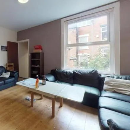 Rent this 7 bed townhouse on Richmond Mount in Leeds, LS6 1DF