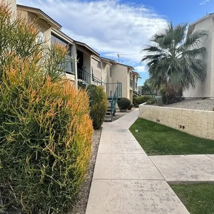 Buy this 2 bed condo on 12440 North 20th Street in Phoenix, AZ 85028