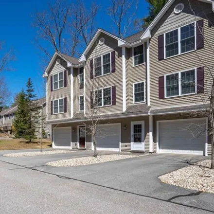 Image 2 - 36 Split Rock Drive, Rochester, NH 03839, USA - Townhouse for sale