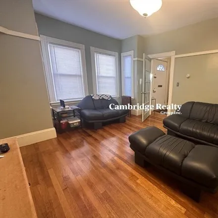 Image 3 - 374 Highland Avenue, Somerville, MA 02144, USA - House for rent
