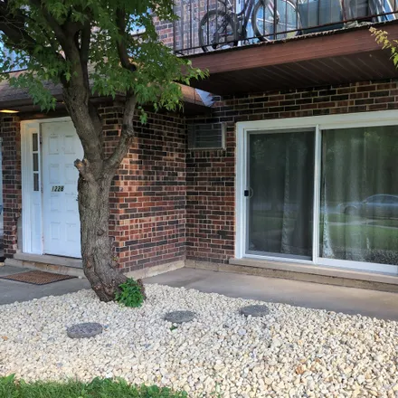 Image 2 - 1228 Whispering Hills Court, Naperville, IL 60540, USA - Condo for rent