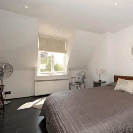 Image 3 - Chomley Gardens, Mill Lane, London, NW6 1AE, United Kingdom - Townhouse for rent