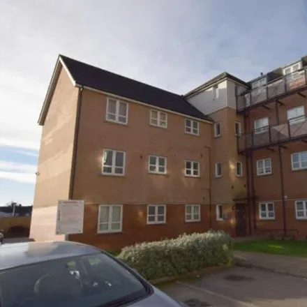 Buy this 2 bed apartment on Carlsberg Social Club in Old Towcester Road, Northampton