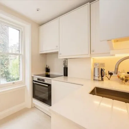 Image 5 - 18 Redcliffe Street, London, SW10 9DR, United Kingdom - Apartment for sale