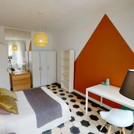 Rent this 3 bed room on 2 Place Saint-Nizier in 69001 Lyon 1er Arrondissement, France