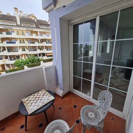 Image 7 - Calle Paris, 29660 Marbella, Spain - Apartment for rent