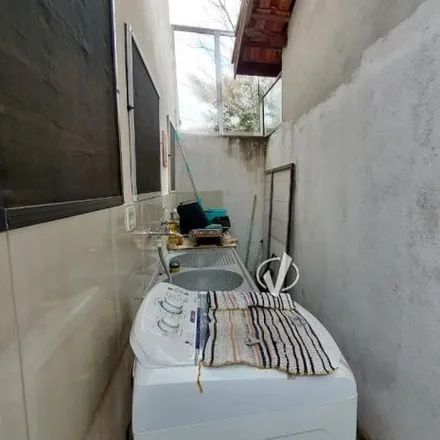 Buy this 8 bed house on Rua Padre José de Araújo in Santana, Pindamonhangaba - SP