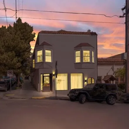Buy this 4 bed house on 3544 22nd Street in San Francisco, CA 94114