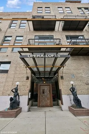 Buy this 2 bed condo on 2559 South Dearborn Street in Chicago, IL 60616