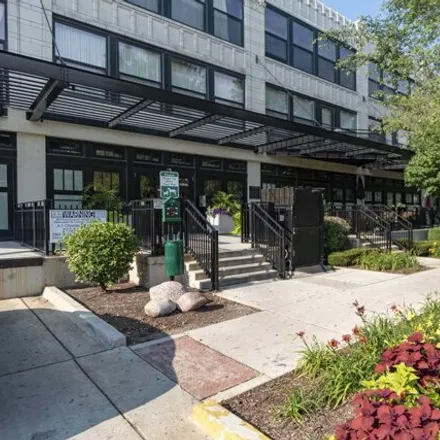 Buy this 2 bed condo on 1110-1150 West 15th Street in Chicago, IL 60607