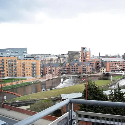 Rent this 1 bed apartment on Bowman Lane in Leeds, LS10 1HQ