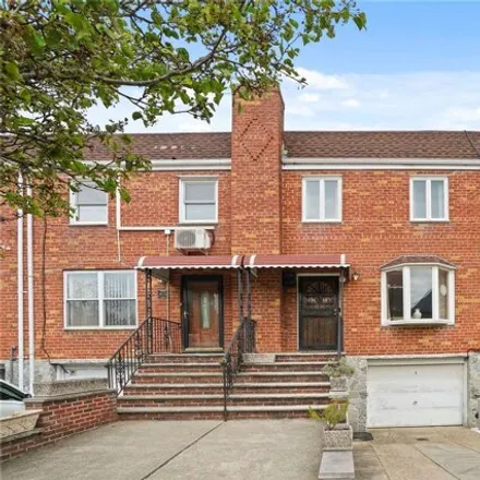 Image 4 - 88-07 Rutledge Avenue, New York, NY 11385, USA - Townhouse for sale