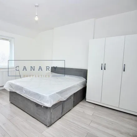 Image 1 - Rogers Road, London, SW17 0EB, United Kingdom - Room for rent