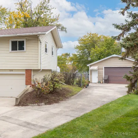 Buy this 3 bed house on 520 Colgate Court in Hoffman Estates, Schaumburg Township
