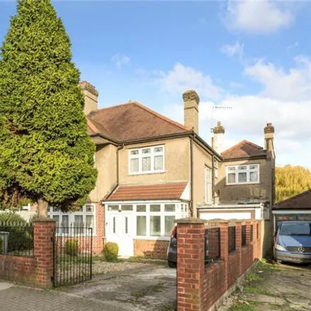 Buy this 5 bed duplex on Chambers Lane in Willesden Green, London