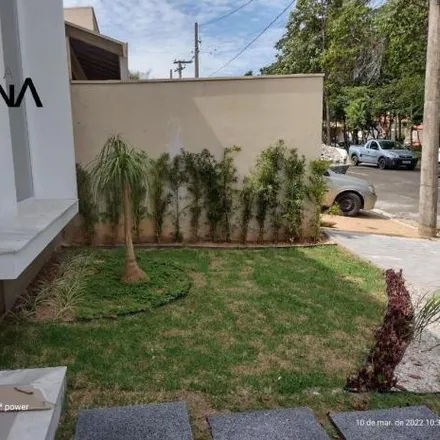 Buy this 3 bed house on Avenida Lauro Carvalho in Nova Jaguariúna, Jaguariúna - SP