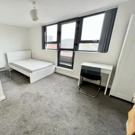 Image 7 - Well Meadow Drive, Saint Vincent's, Sheffield, S3 7GW, United Kingdom - House for rent