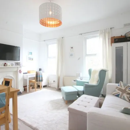 Image 2 - Graham Road, London, SW19 3SS, United Kingdom - Apartment for rent
