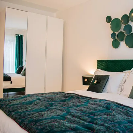 Rent this 2 bed apartment on 1210 Saint-Josse-ten-Noode - Sint-Joost-ten-Node