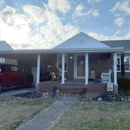 Buy this 4 bed house on 255 Southwest 11th Street in Fairfield, IL 62837