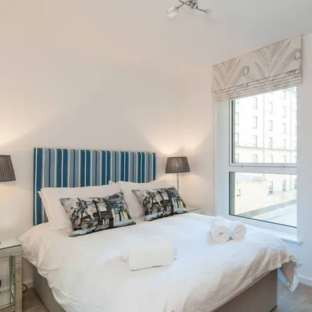Rent this 3 bed apartment on City of Edinburgh in EH8 8AU, United Kingdom