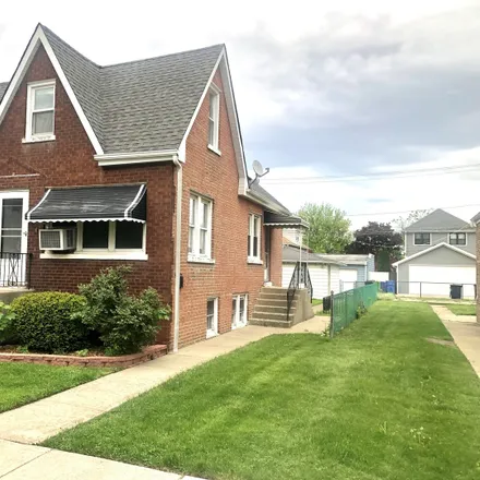 Buy this 3 bed house on 5125 South Natchez Avenue in Chicago, IL 60638