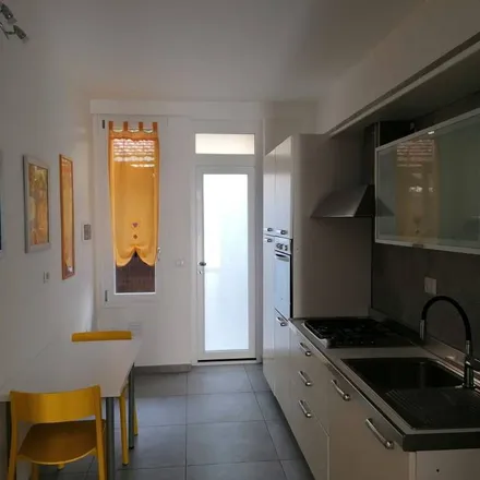 Image 2 - Via Giambellino, 21100 Varese VA, Italy - Apartment for rent