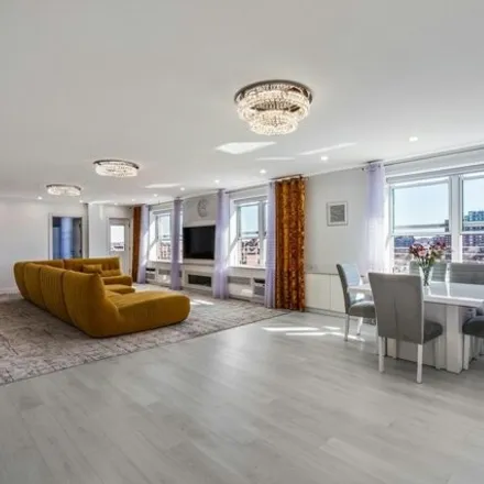 Buy this 4 bed condo on Park Manor in 67th Avenue, New York