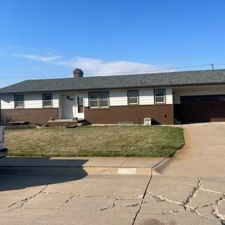 Image 2 - 2662 Edgewood Lane, Hastings, NE 68901, USA - House for sale