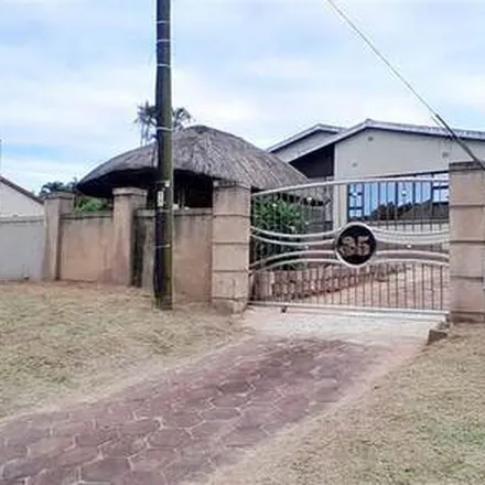 Rent this 3 bed apartment on Coedmore Avenue in Yellowwood Park, Durban