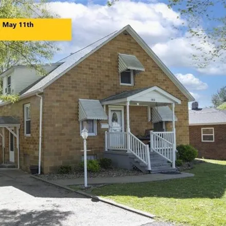 Buy this 3 bed house on 1961 Olive Street in Highland, IL 62249