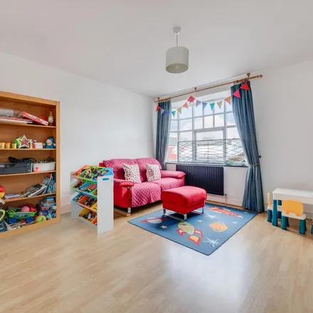 Rent this 2 bed apartment on 95 South Worple Way in London, SW14 8ND