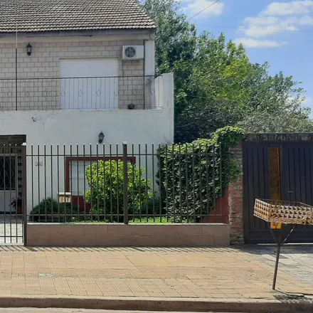 Buy this studio house on Pedro León Gallo 2618 in Partido de La Matanza, B1754 BYQ San Justo