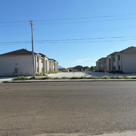 Buy this 32 bed house on 1560 Don Camilo Boulevard in Laredo, TX 78046