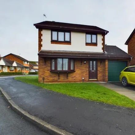 Buy this 3 bed house on Hedgemead in Wigan, WN6 7EL