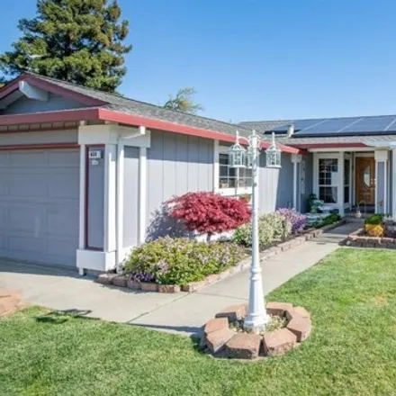 Image 3 - 698 Brittany Court, Fairfield, CA 94534, USA - House for sale